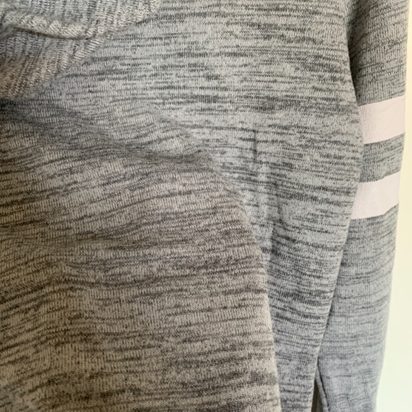 Sporty Lounge Sweatshirt - Picture 3 of 3